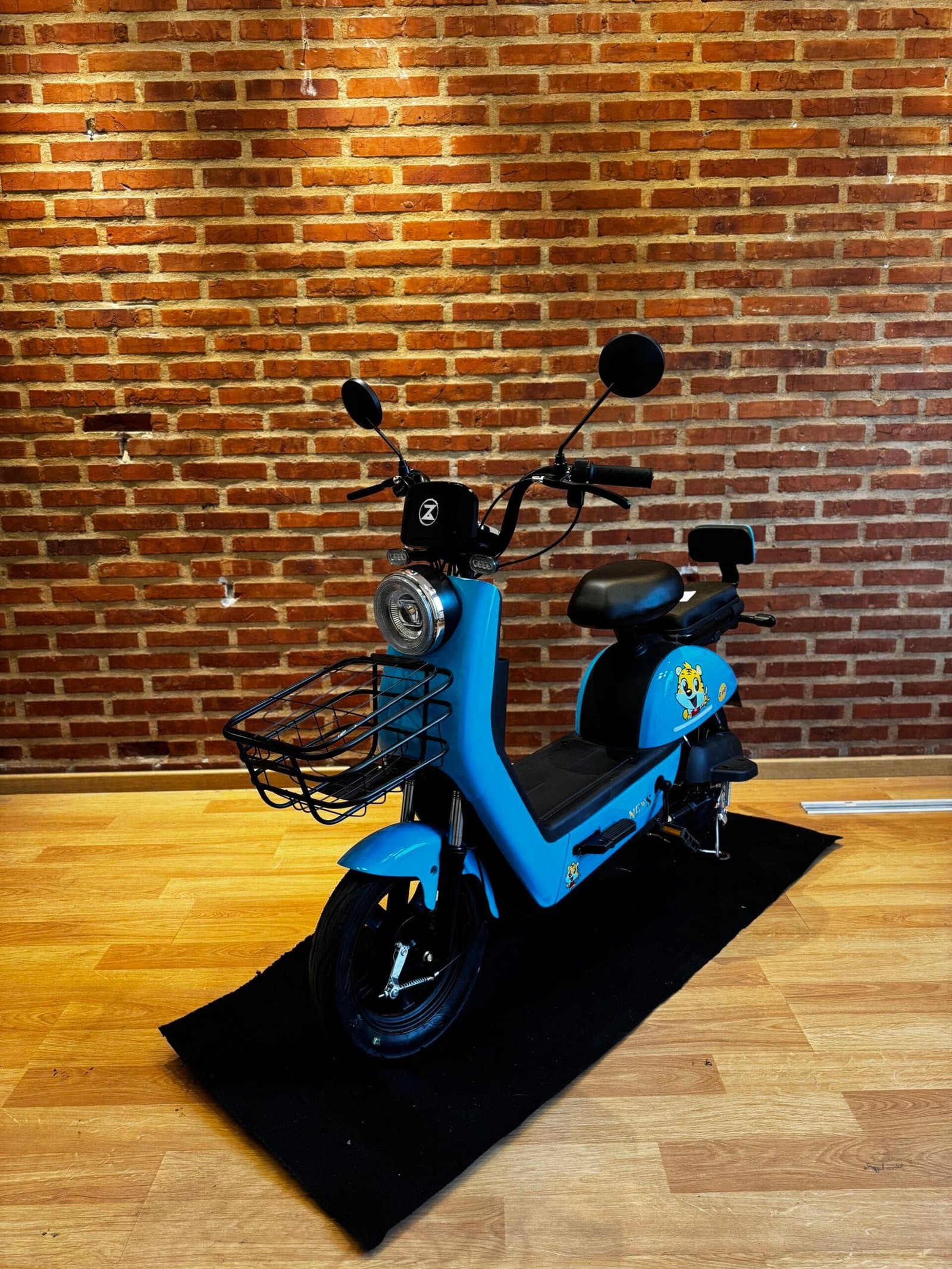 Bicicleta eléctrica Zynetic Vika urbana compacta, vista lateral