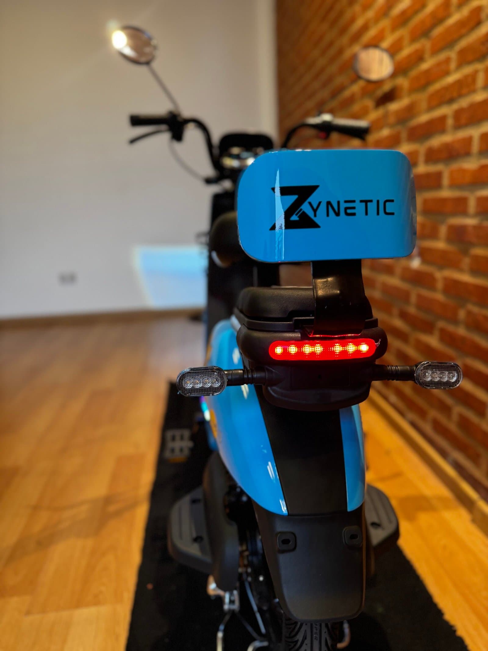 Zynetic Vika vista de detalle del conjunto trasero